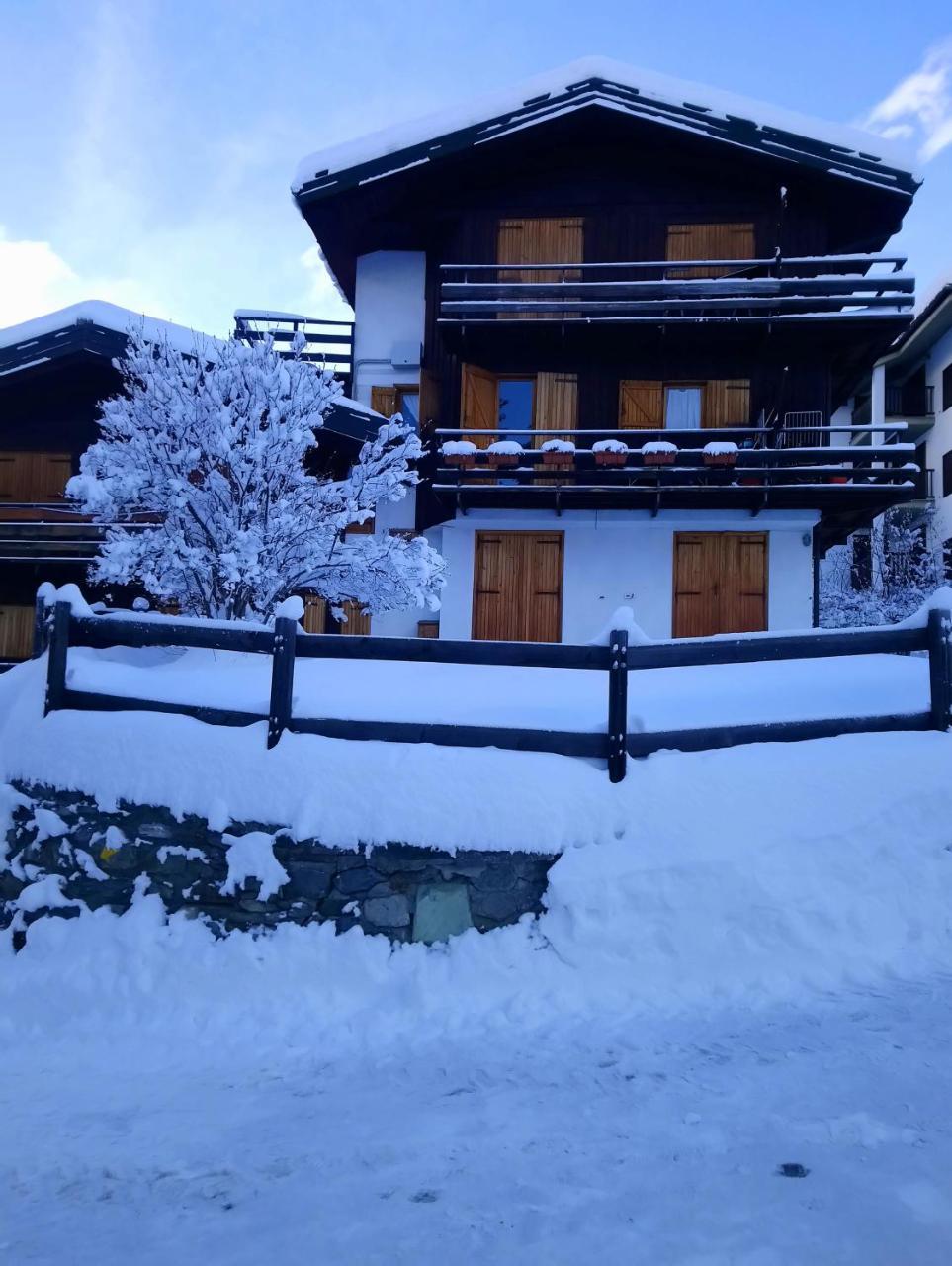 Апартаменты Cervinia-Valt Sport & Relax House Вальтурнанш Экстерьер фото